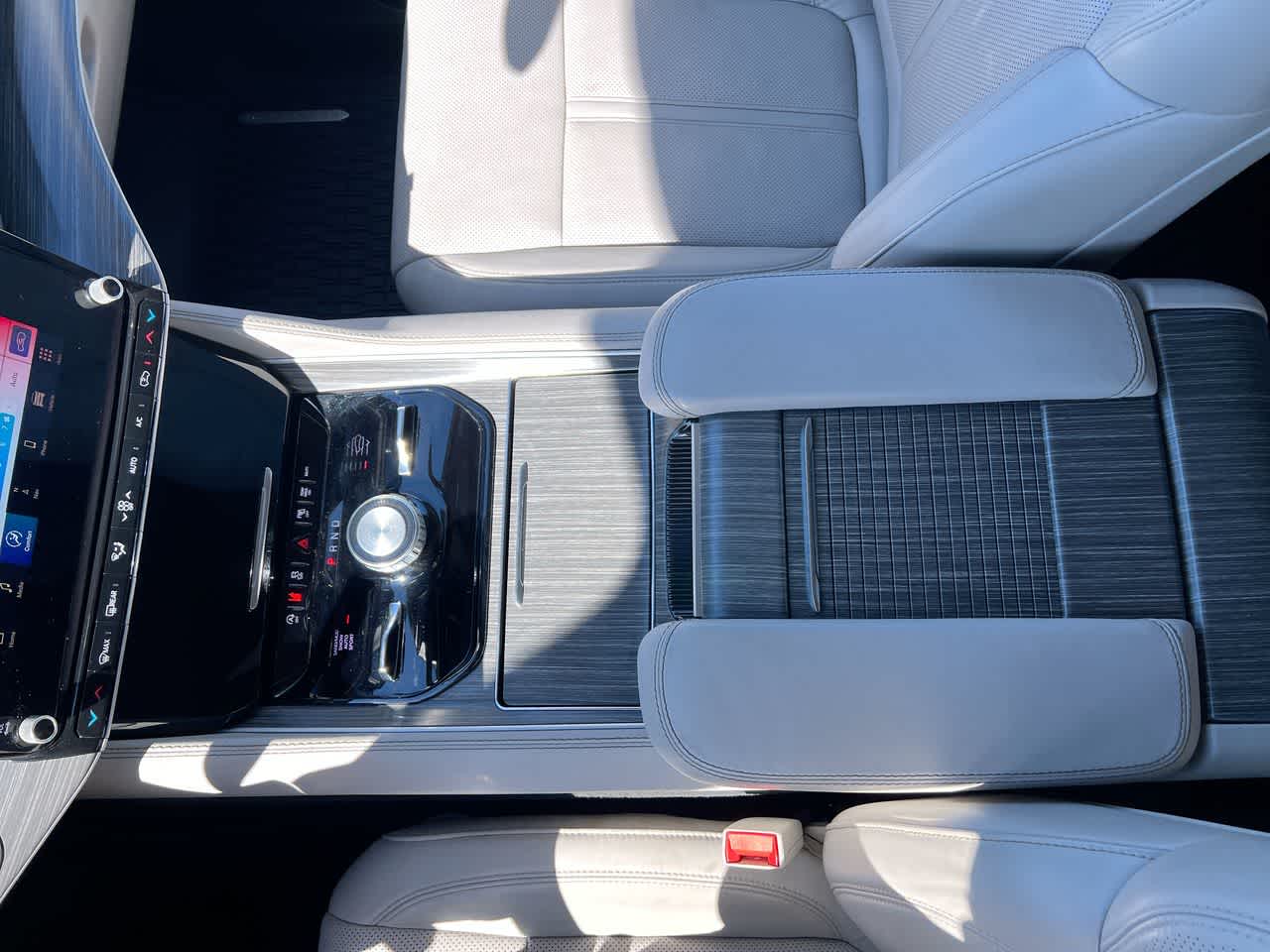 Thumbnail: 2024 Jeep Wagoneer - 21