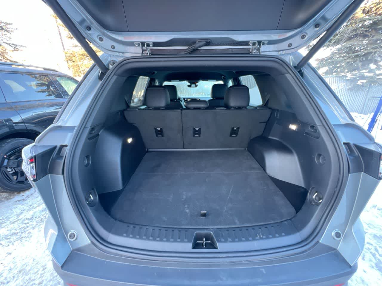 Thumbnail: 2025 Chevrolet Equinox - 25