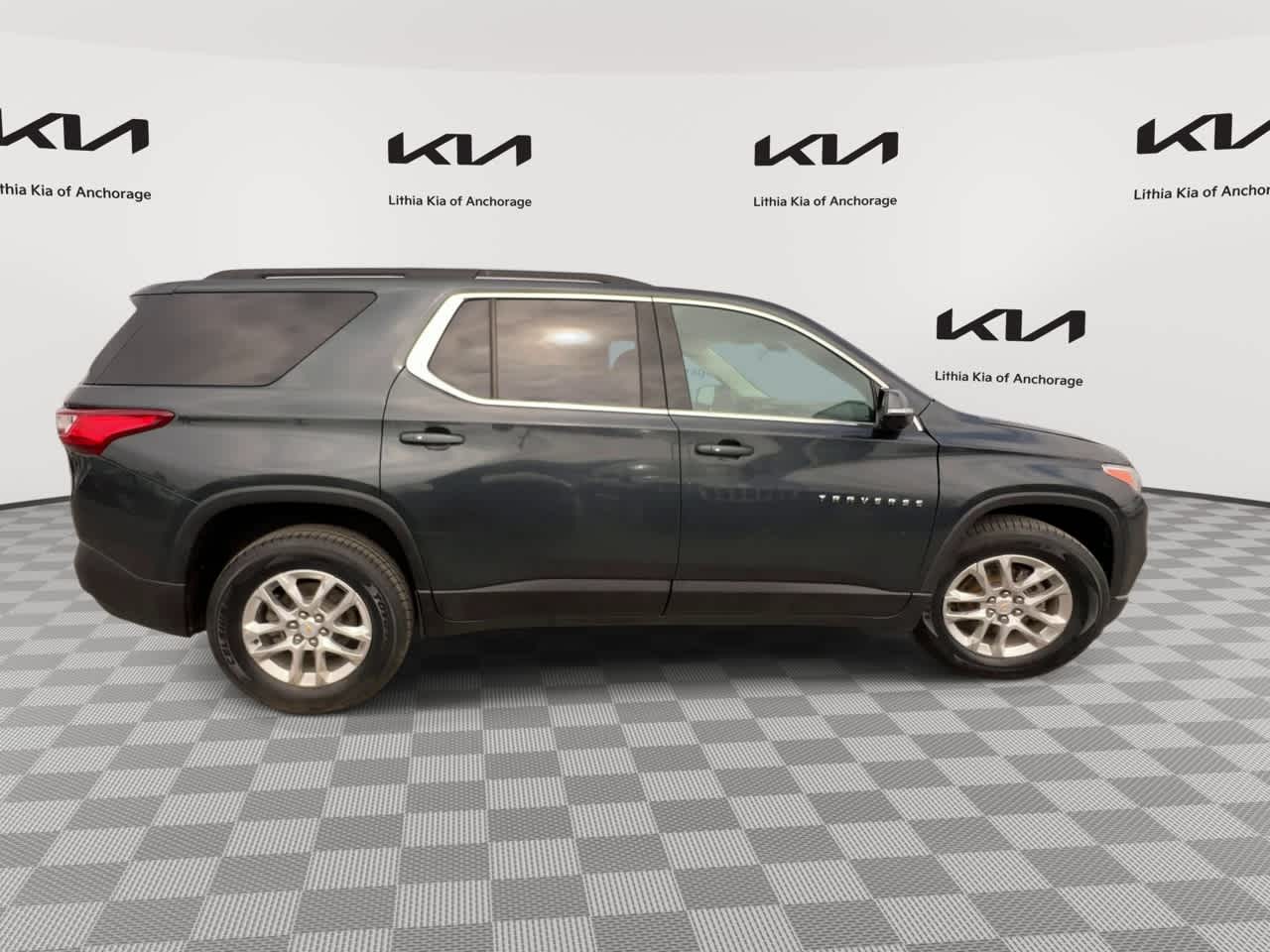 Thumbnail: 2021 Chevrolet Traverse - 9