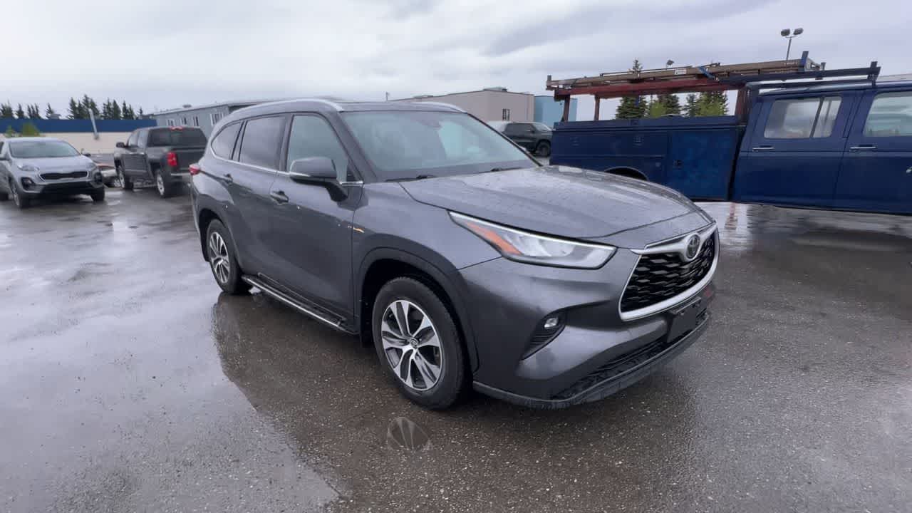 2020 Toyota Highlander XLE 2