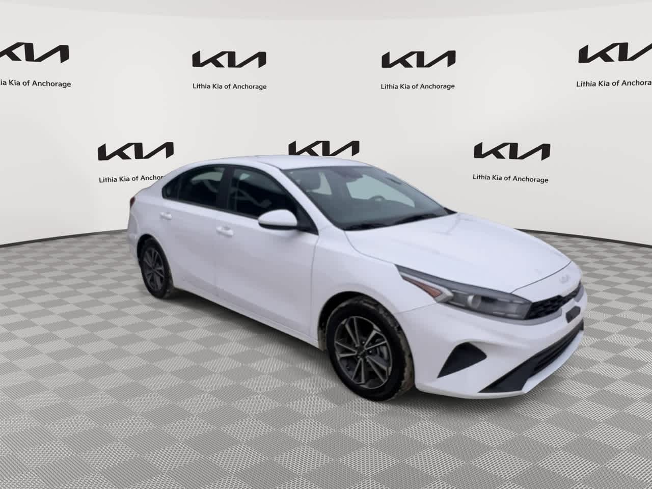 2022 Kia Forte LXS photo 2