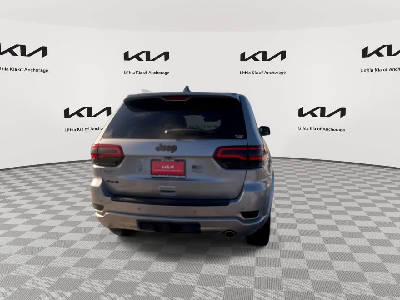 Thumbnail: 2017 Jeep Grand Cherokee - 8