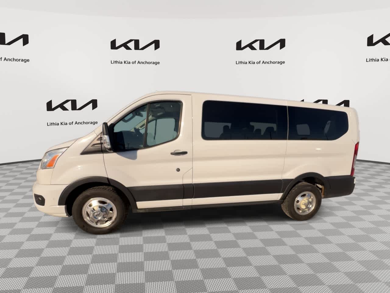 Thumbnail: 2020 Ford Econoline - 5