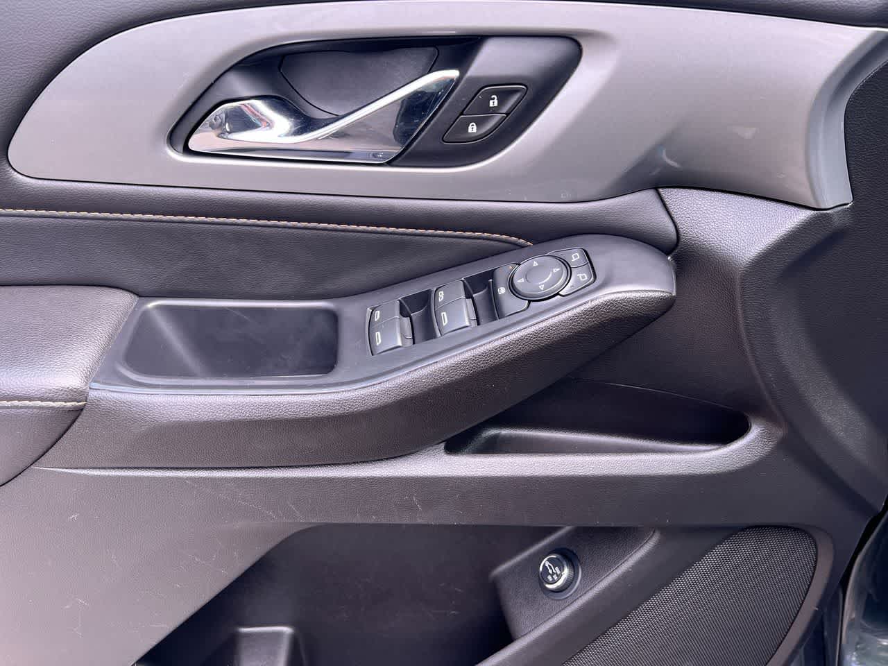 Thumbnail: 2021 Chevrolet Traverse - 13