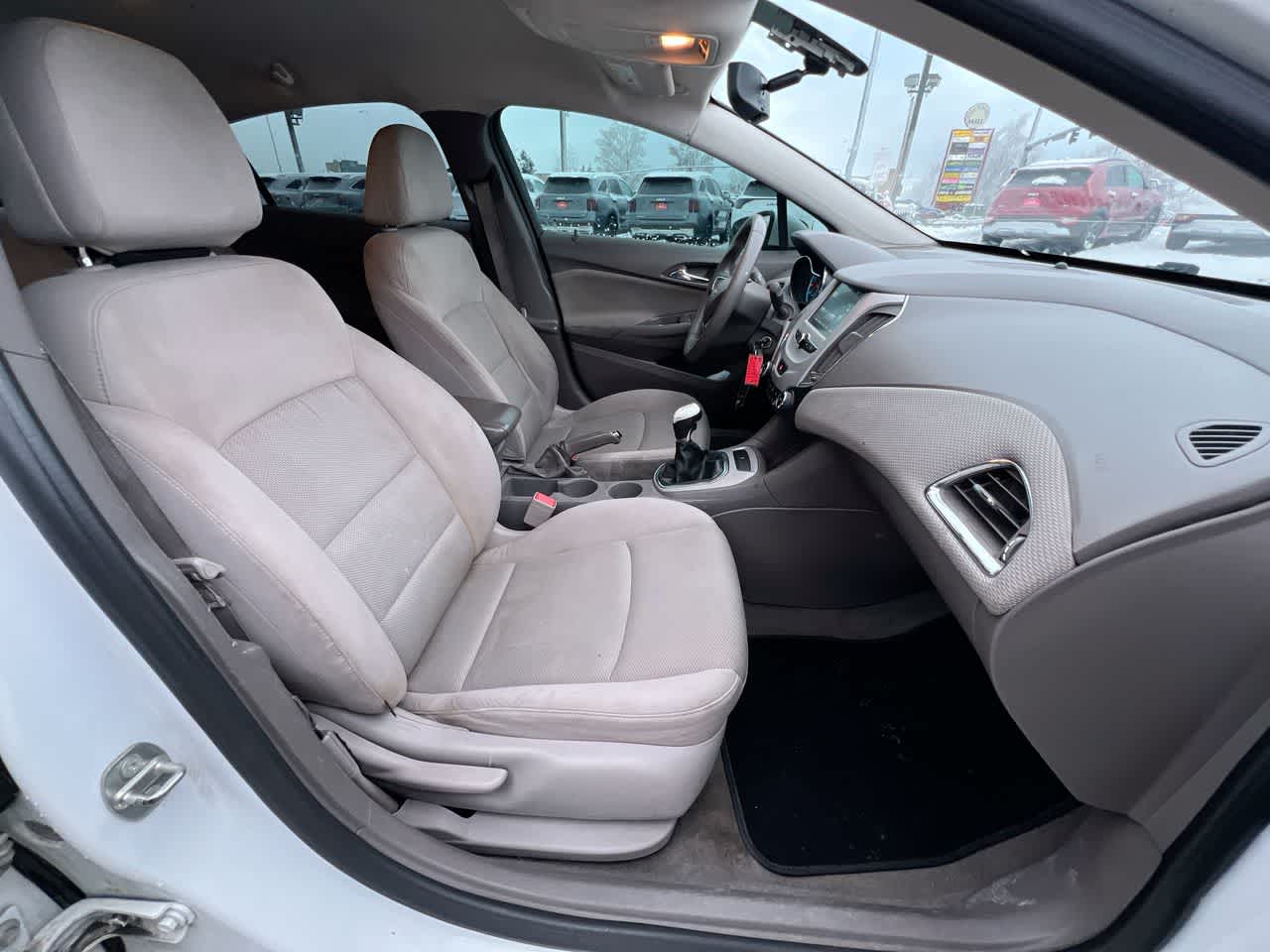 Thumbnail: 2016 Chevrolet Cruze - 28