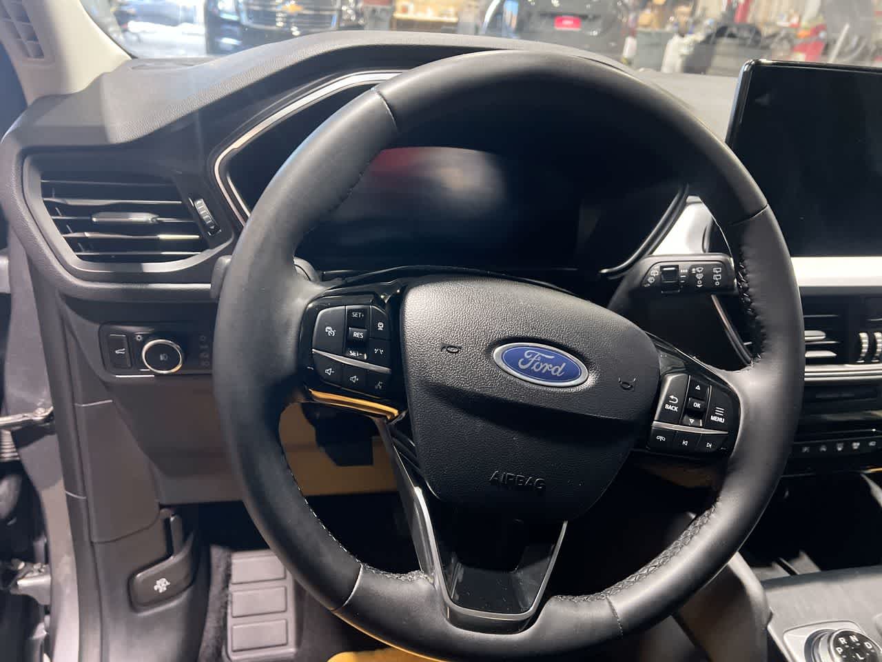 Thumbnail: 2023 Ford Escape - 14