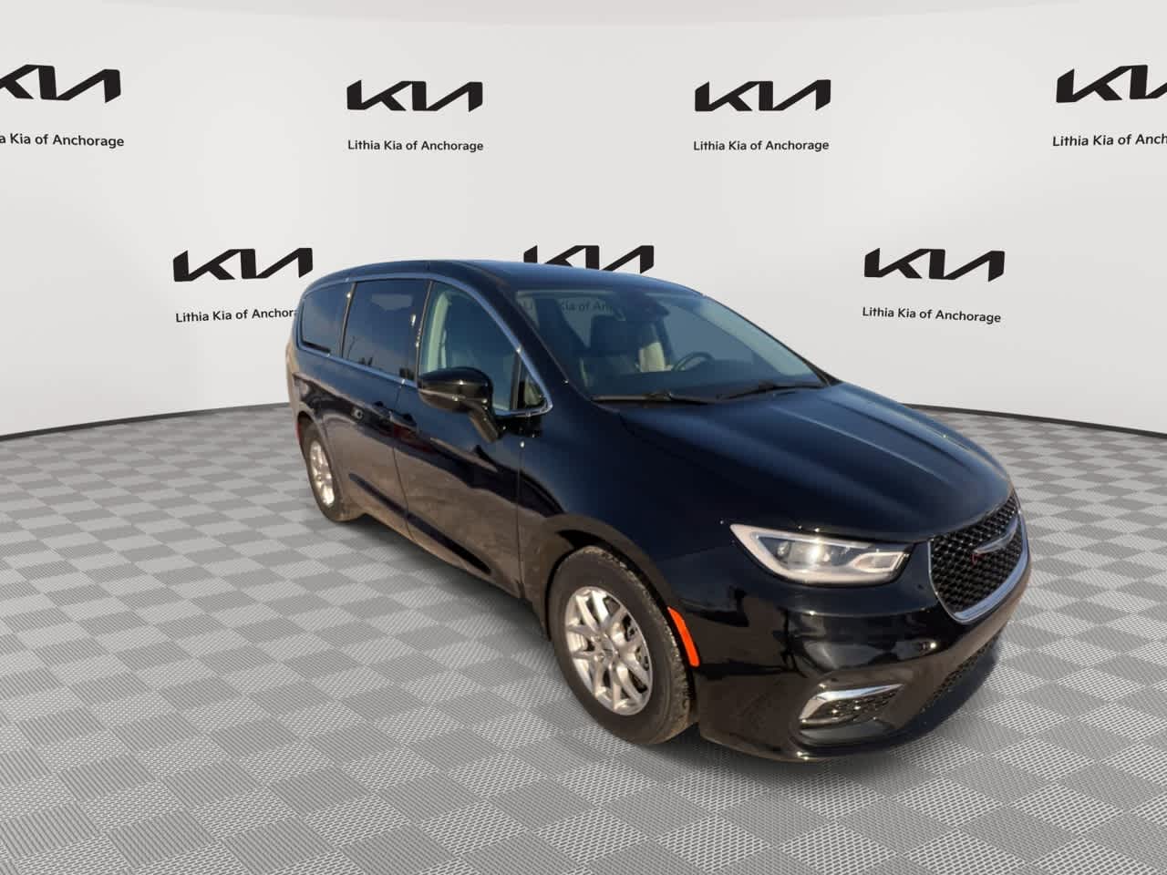 Thumbnail: 2024 Chrysler Pacifica - 2