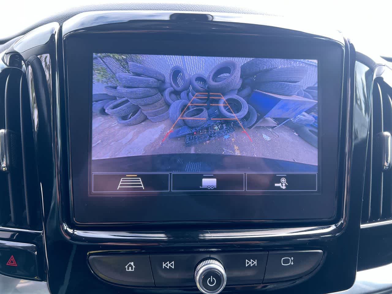 Thumbnail: 2021 Chevrolet Traverse - 17