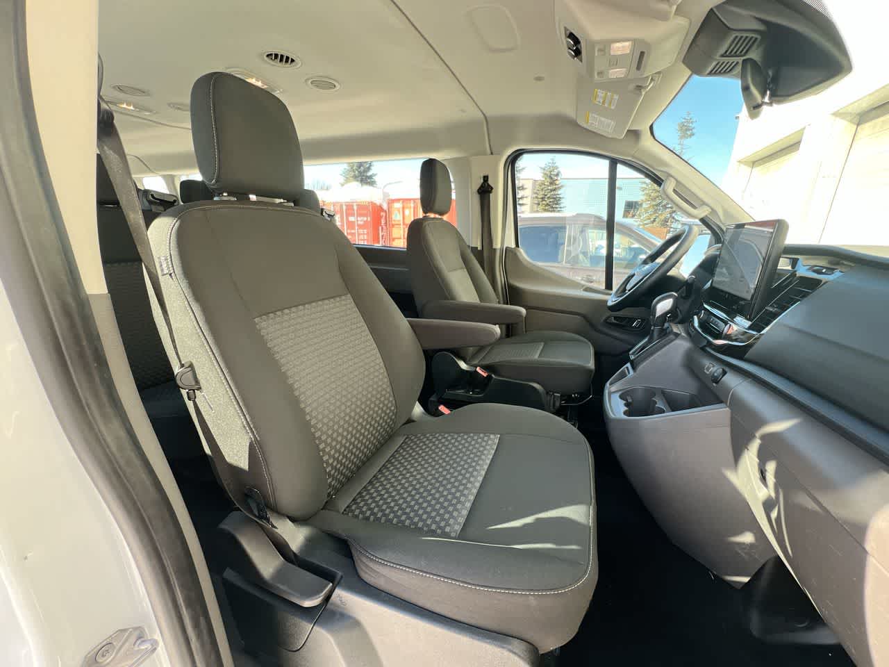 Thumbnail: 2023 Ford Econoline - 28