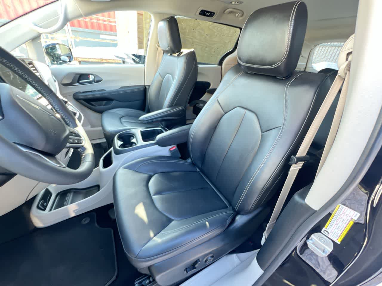 Thumbnail: 2024 Chrysler Pacifica - 11