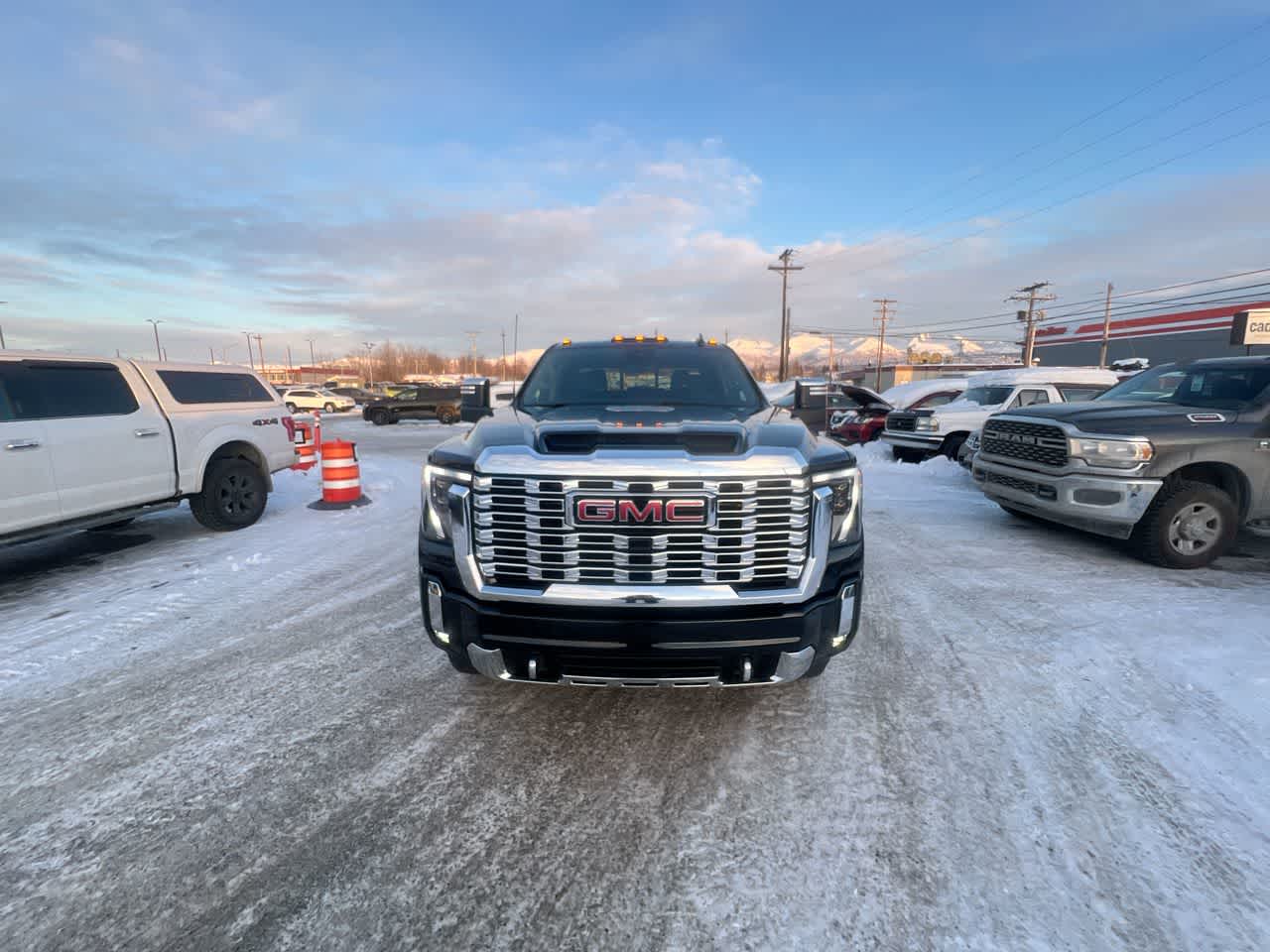 Thumbnail: 2024 GMC Sierra 3500 - 29