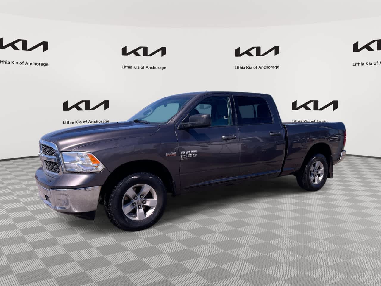 2019 RAM 1500 Classic SLT 4x4 Crew Cab 6'4's photo