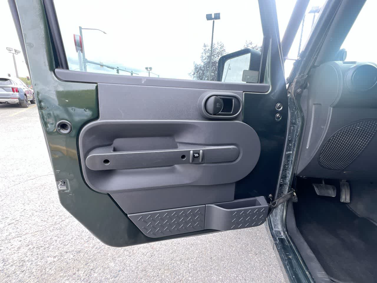 Thumbnail: 2010 Jeep Wrangler - 13