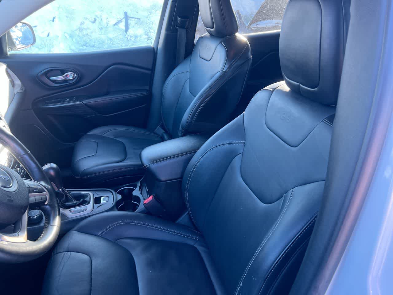 Thumbnail: 2015 Jeep Cherokee - 11