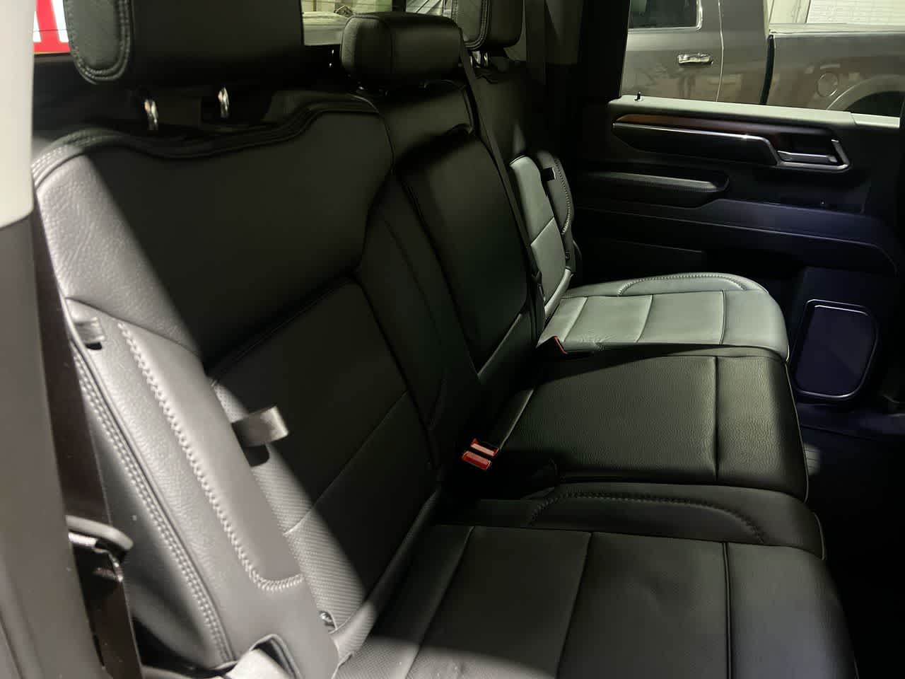 Thumbnail: 2024 GMC Sierra 3500 - 24