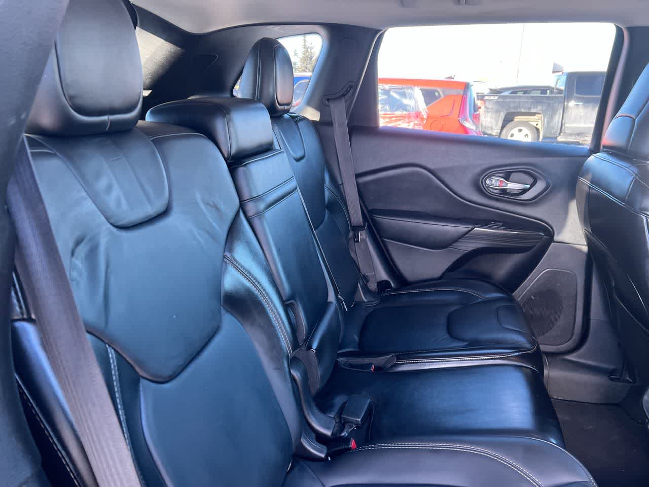 Thumbnail: 2015 Jeep Cherokee - 24