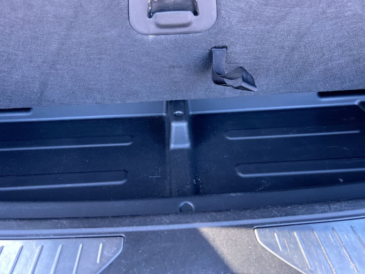 Thumbnail: 2022 GMC Yukon XL - 26