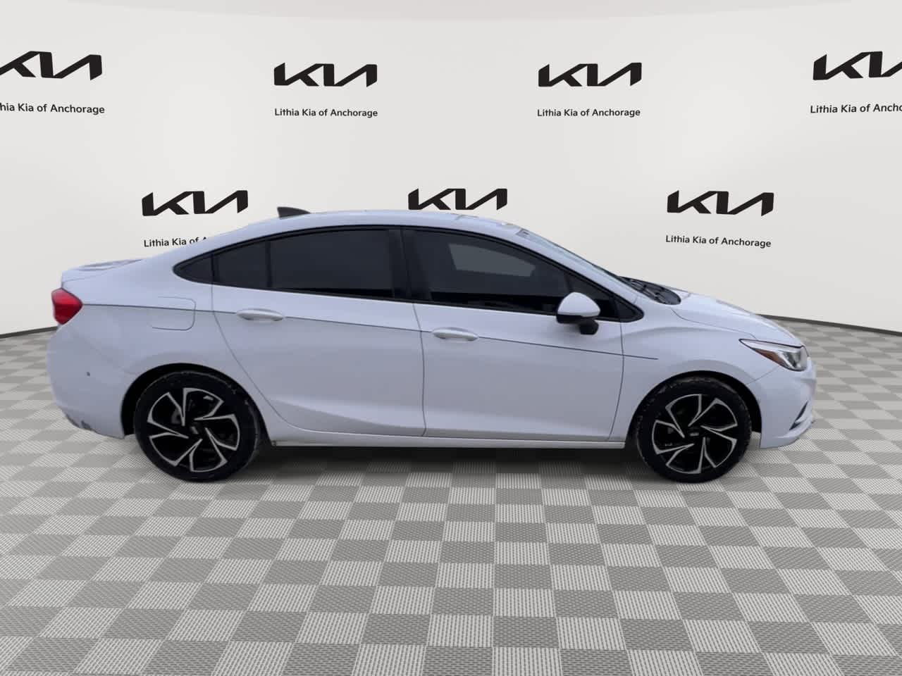 Thumbnail: 2016 Chevrolet Cruze - 9