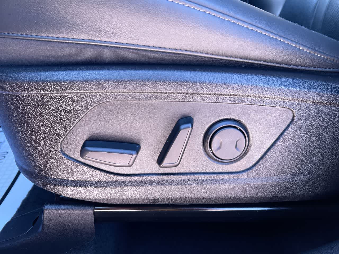 Thumbnail: 2023 Kia Sorento - 12