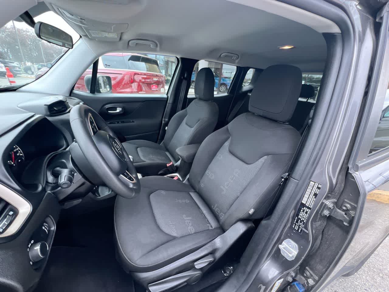 Thumbnail: 2016 Jeep Renegade - 11