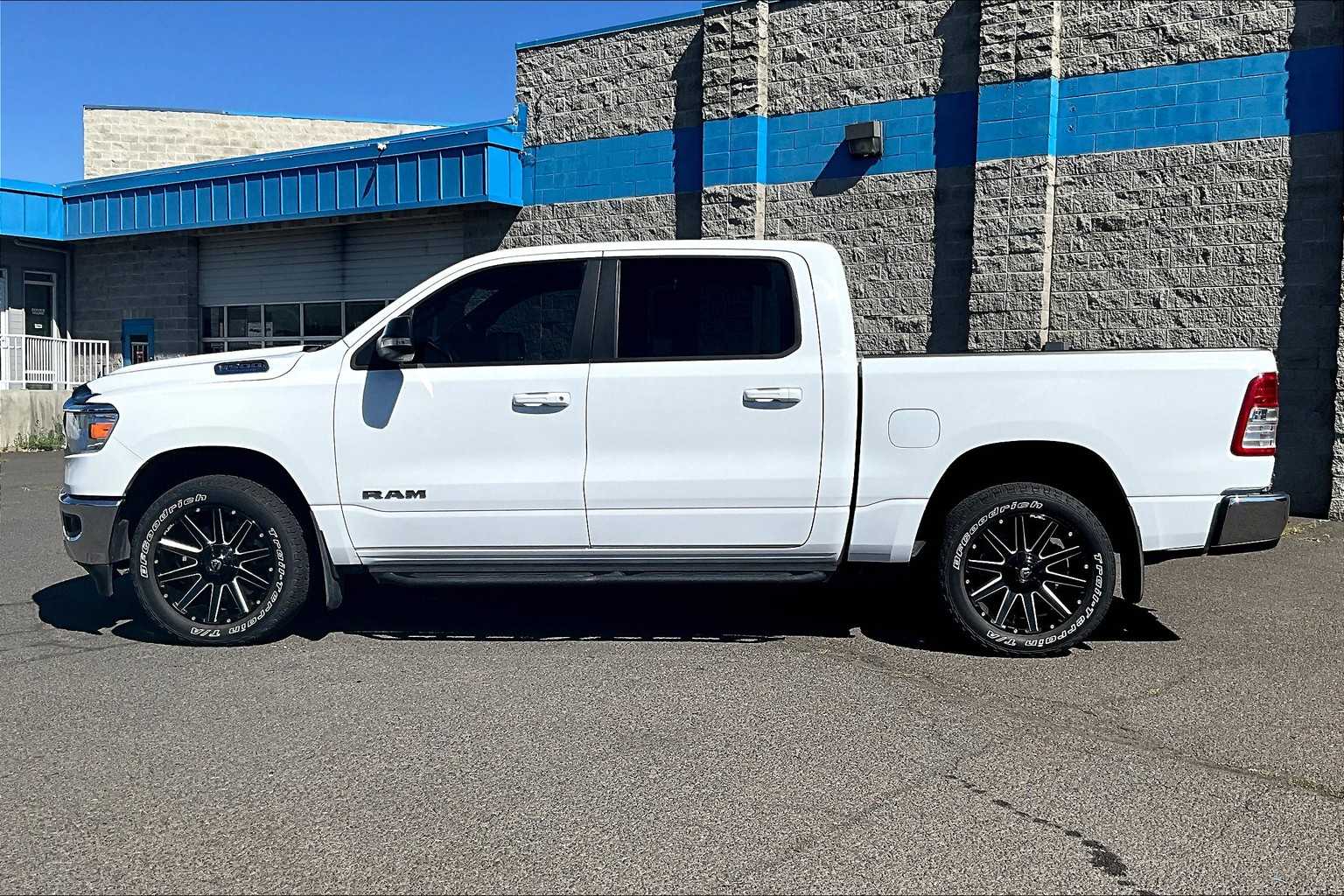 2022 Ram 1500 Big Horn Lone Star photo 3