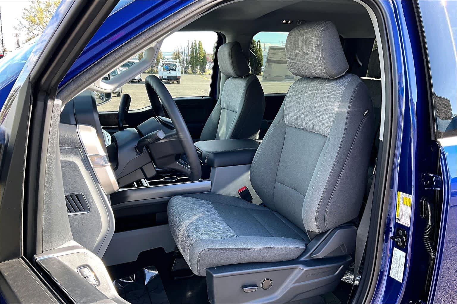 2026 Ford F-350 Super Duty XLT - Photo 11