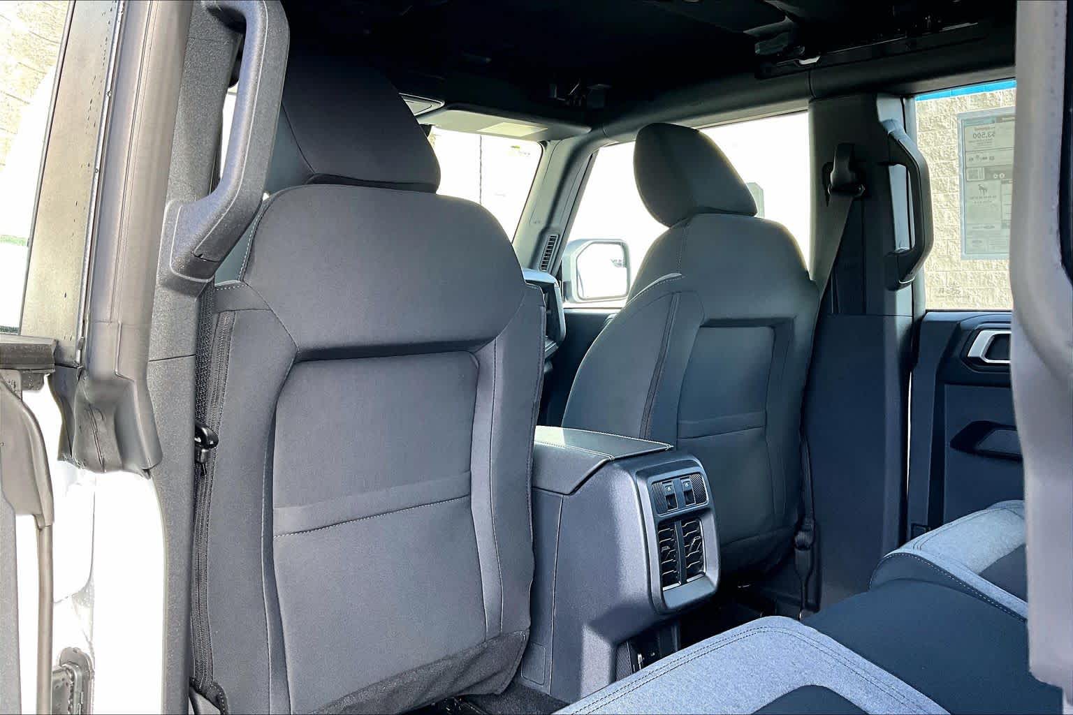 2025 Ford Bronco 4-Door Base - Photo 11