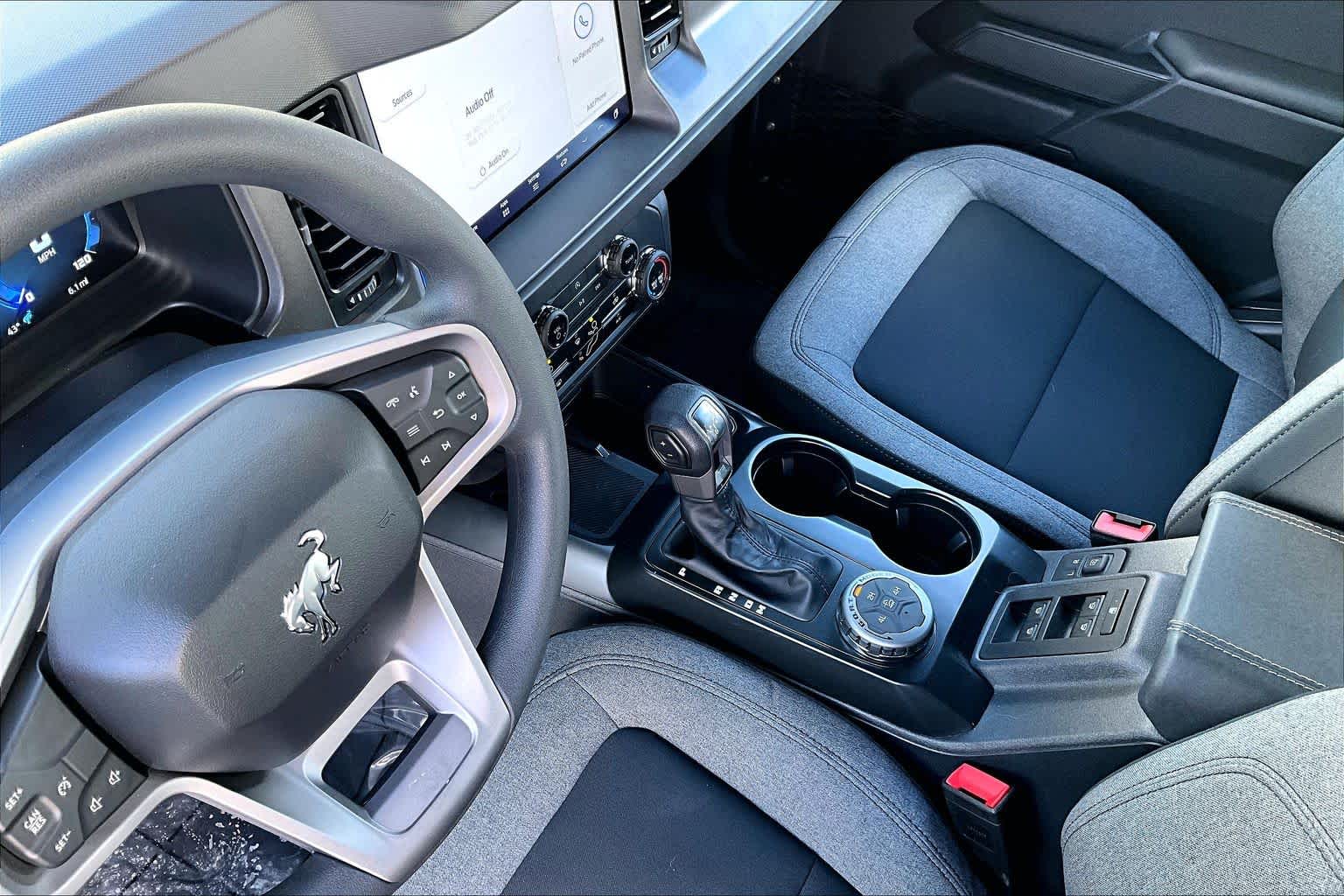 2025 Ford Bronco 4-Door Base - Photo 16