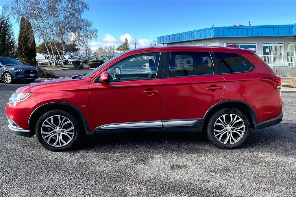 Used 2018 Mitsubishi Outlander SE CUV