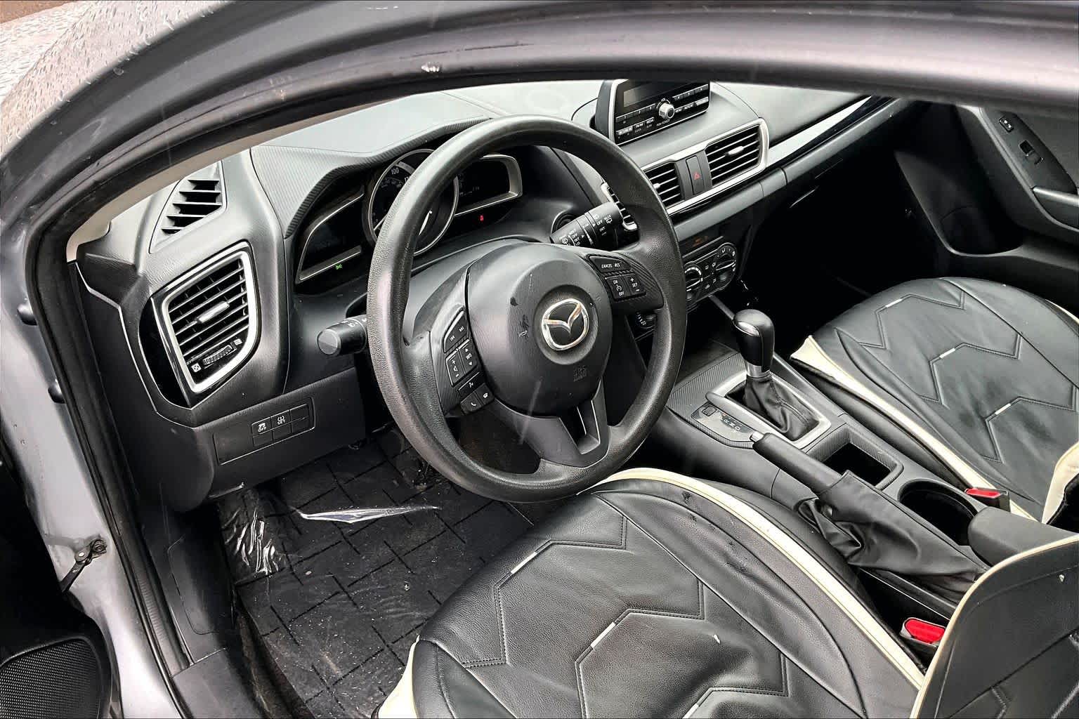 Used 2014 Mazda MAZDA3 i Sport with VIN JM1BM1K7XE1198455 for sale in Klamath Falls, OR