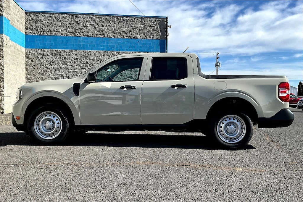 New 2025 Ford Maverick XL Truck SuperCrew
