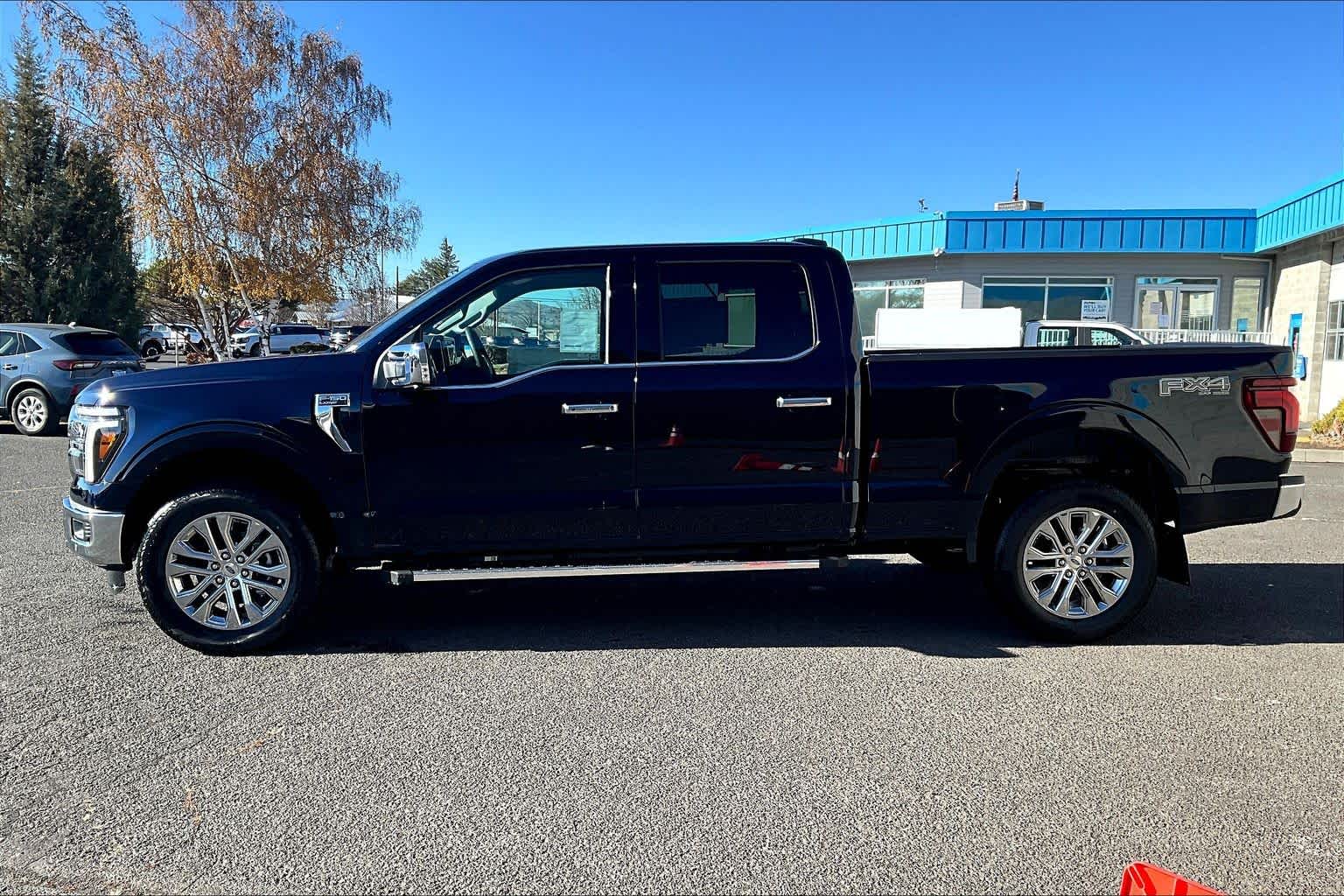 2025 Ford F-150 Lariat photo 3