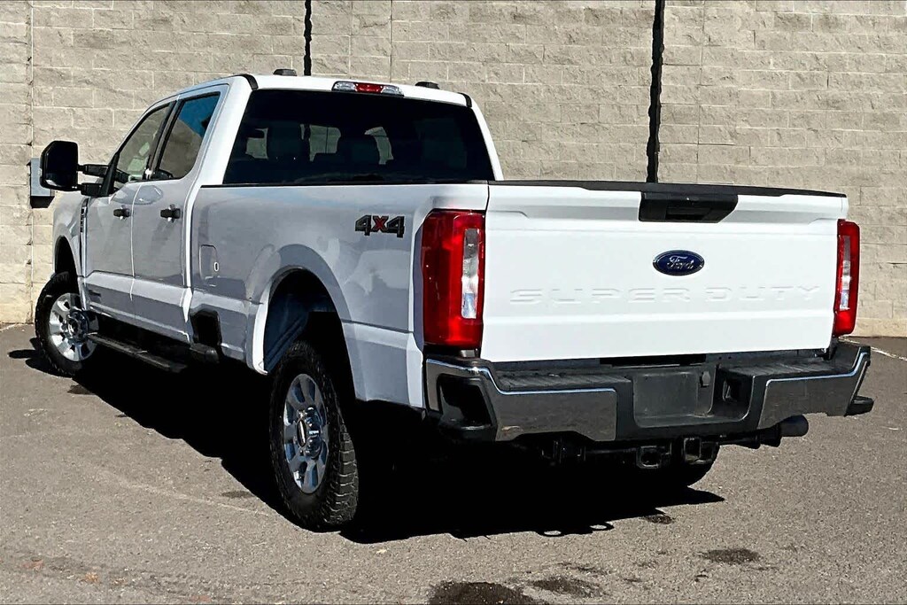 Used 2024 Ford F-250 XLT Truck Crew Cab