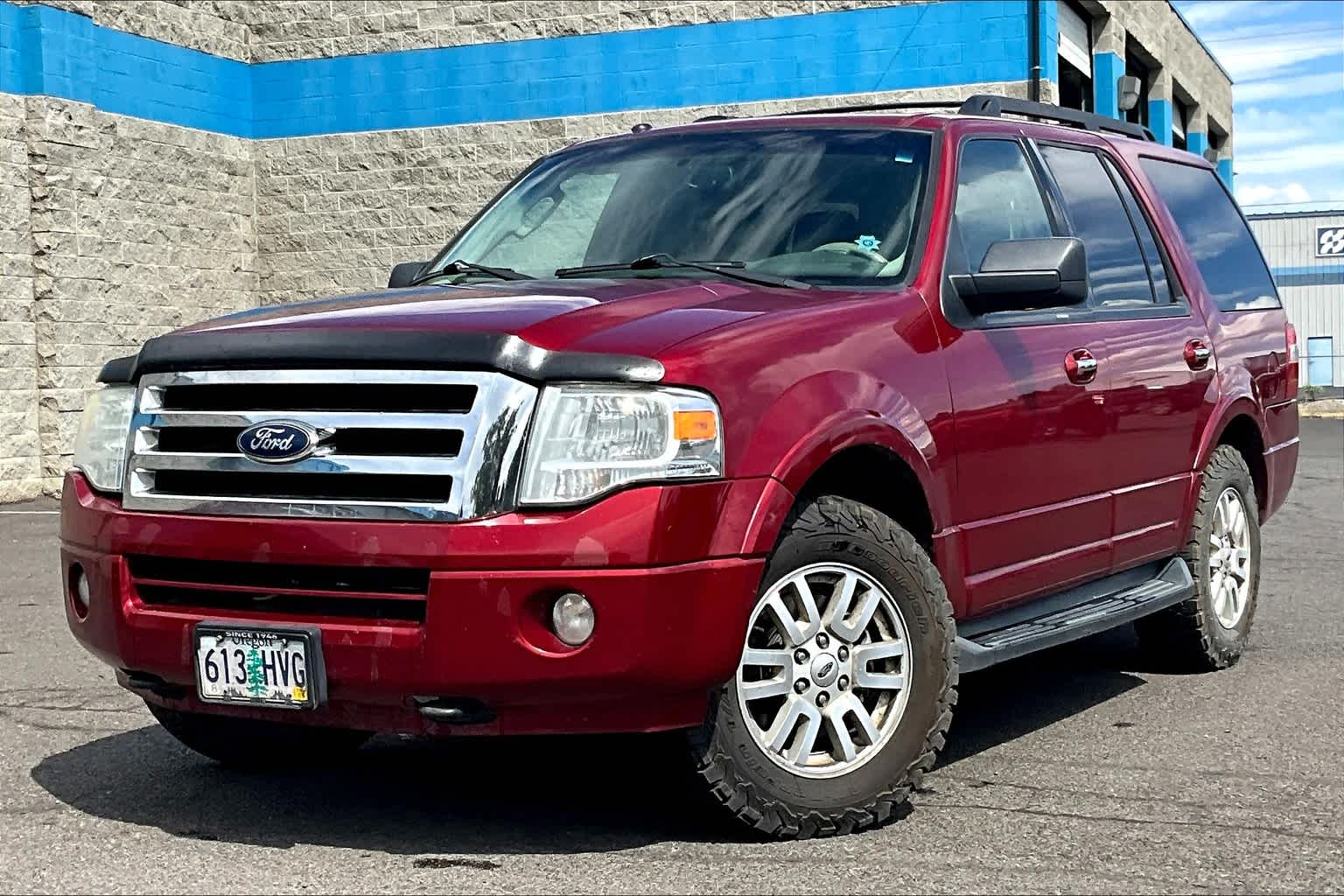 Used 2014 Ford Expedition XLT with VIN 1FMJU1J5XEEF09513 for sale in Klamath Falls, OR