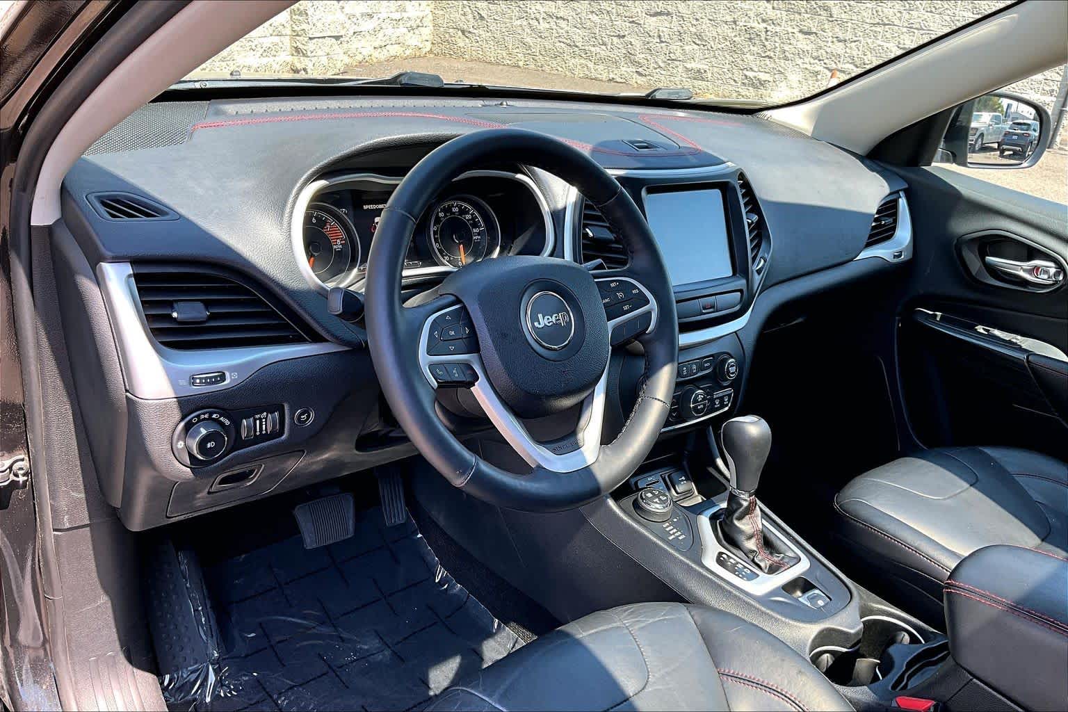 Used 2016 Jeep Cherokee Trailhawk with VIN 1C4PJMBS2GW134145 for sale in Klamath Falls, OR