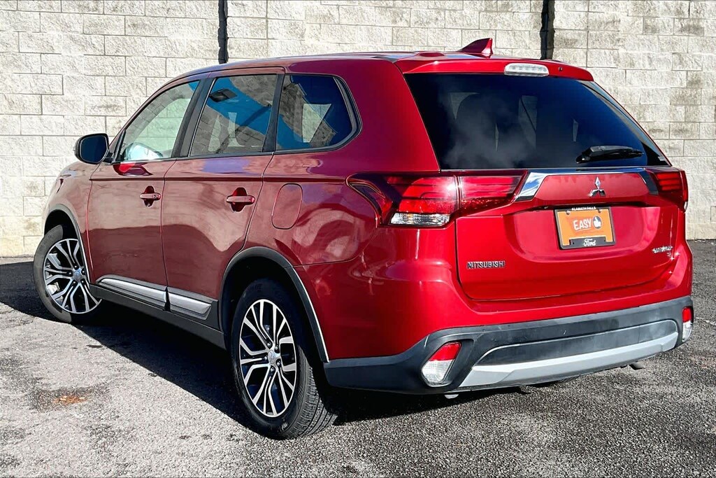 Used 2018 Mitsubishi Outlander SE CUV
