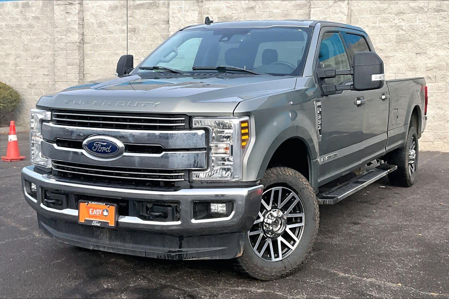 2019 Ford F-350 Super Duty Lariat's photo