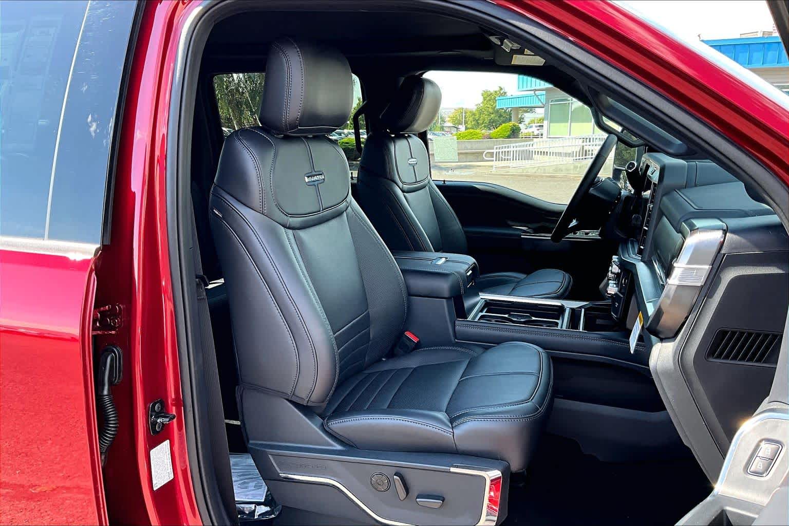 2026 Ford F-250 Super Duty Platinum - Photo 14