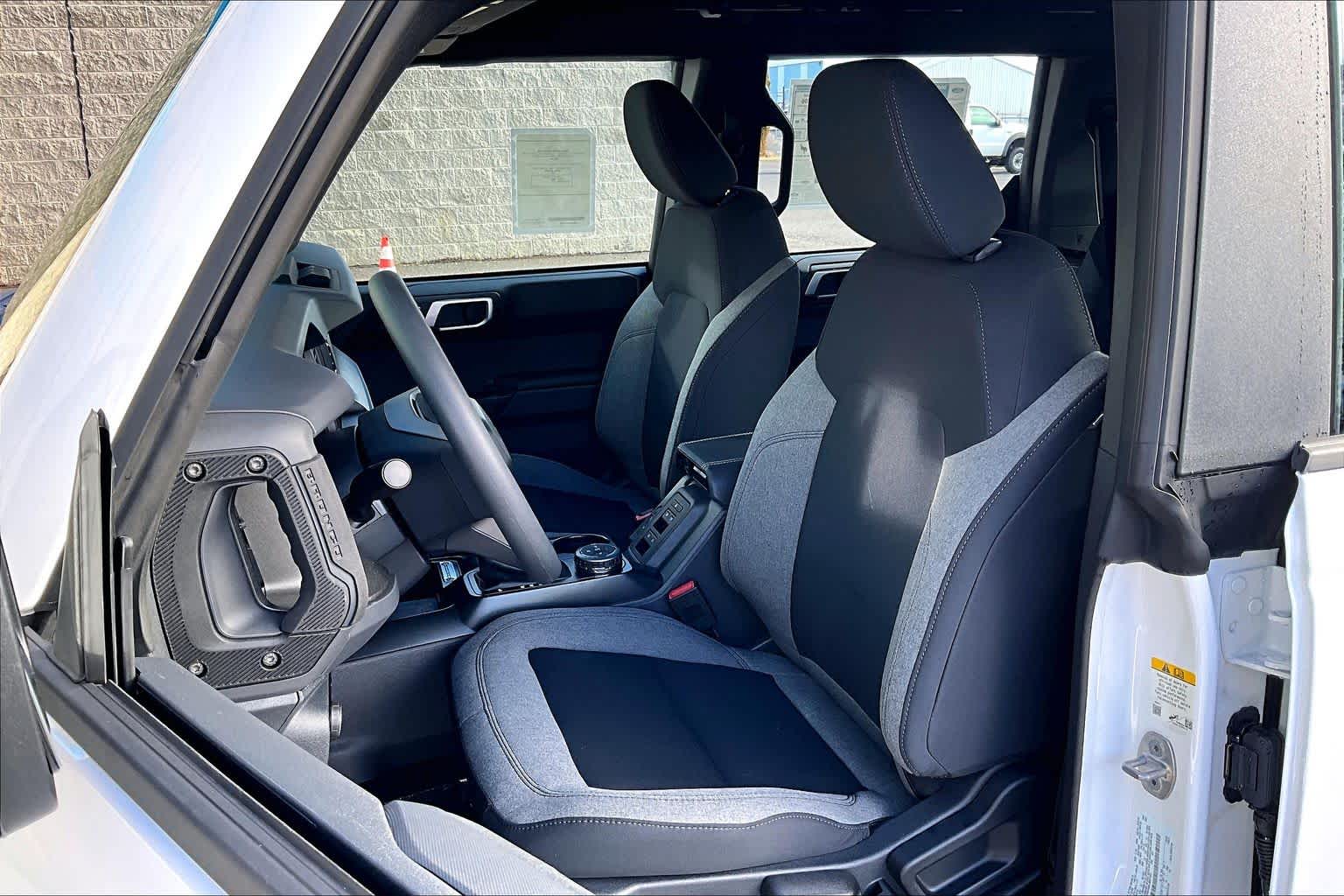 2025 Ford Bronco 4-Door Base - Photo 10