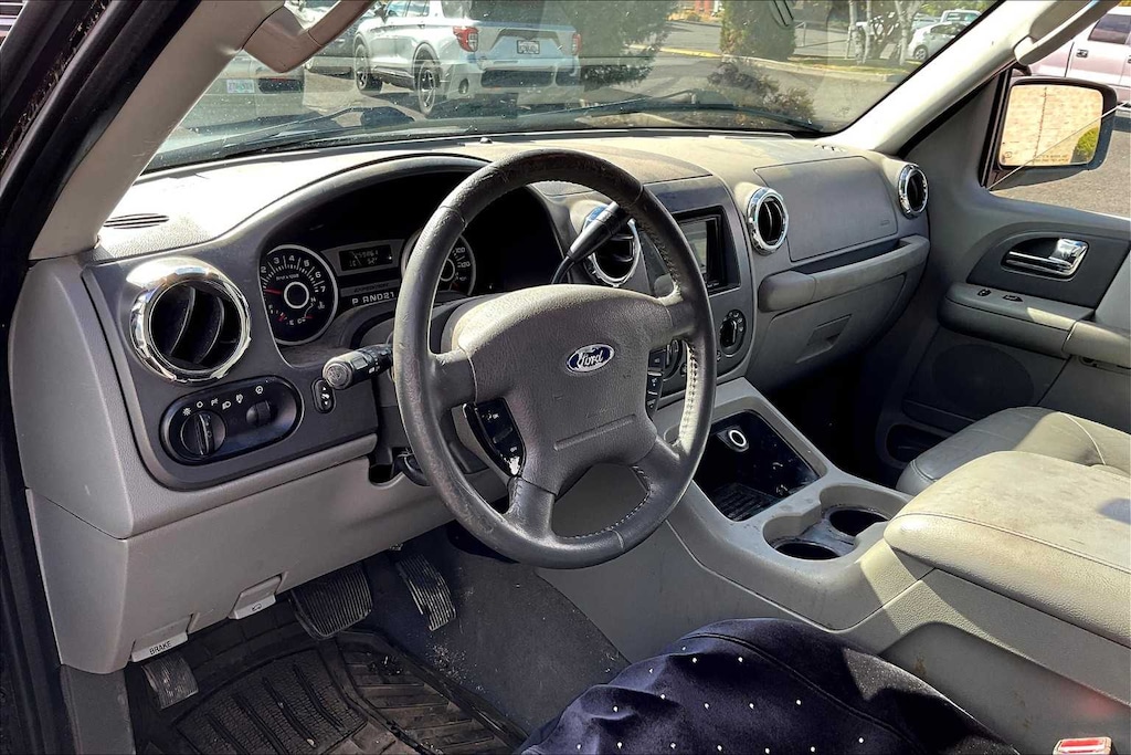 Used 2006 Ford Expedition XLT SUV