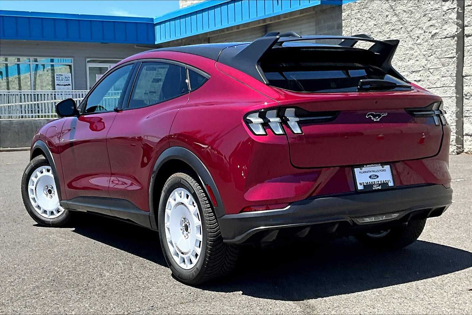 2025 Ford Mustang Mach-E GT photo 4