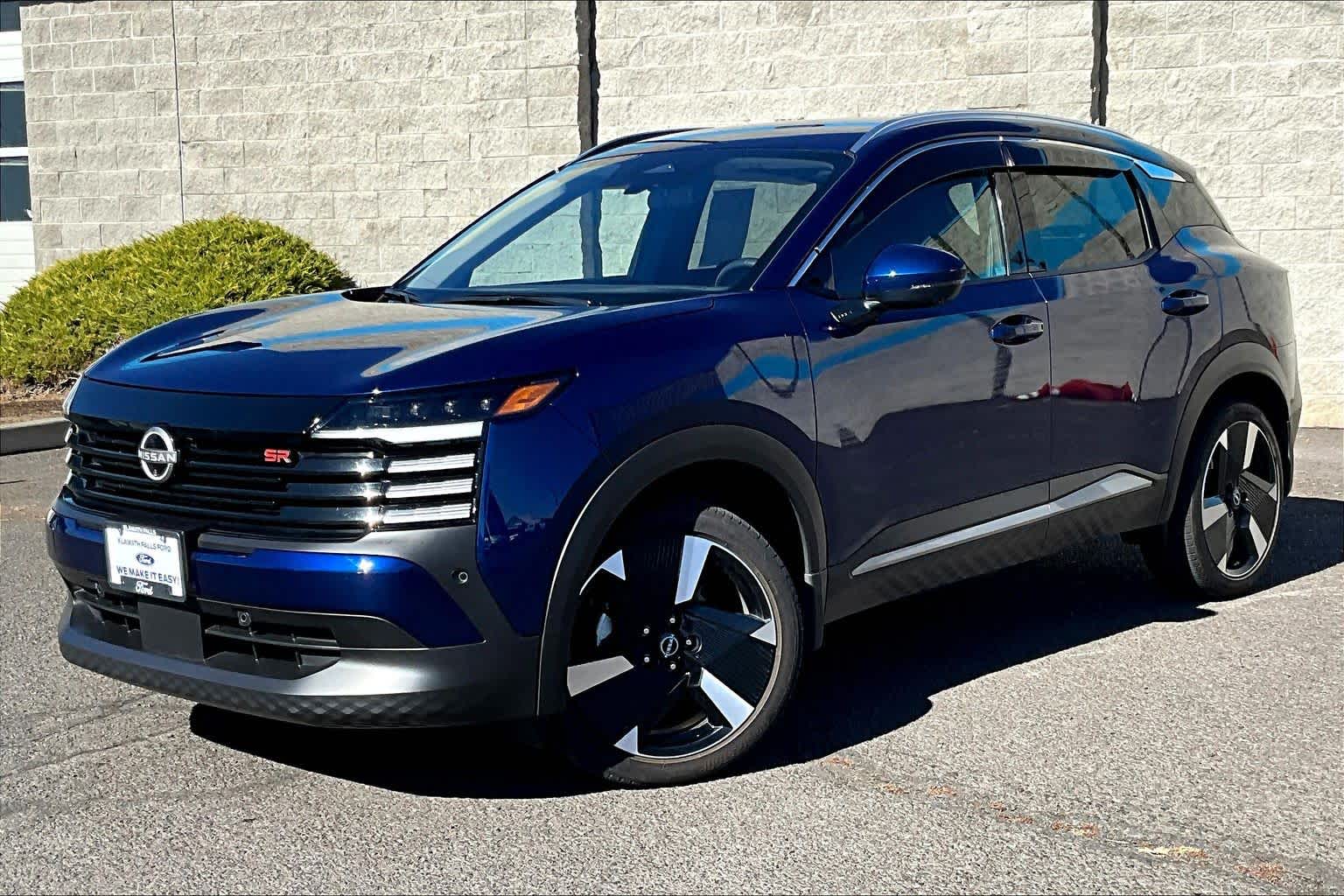 2025 Nissan Kicks SR AWD's photo