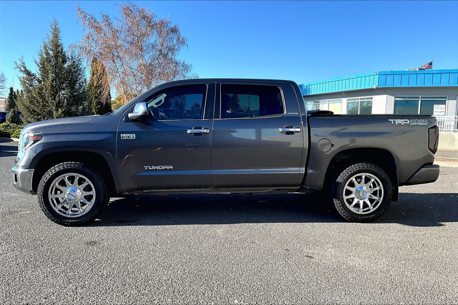 2017 Toyota Tundra Limited photo 3