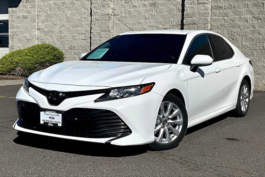 Used 2018 Toyota Camry LE Sedan