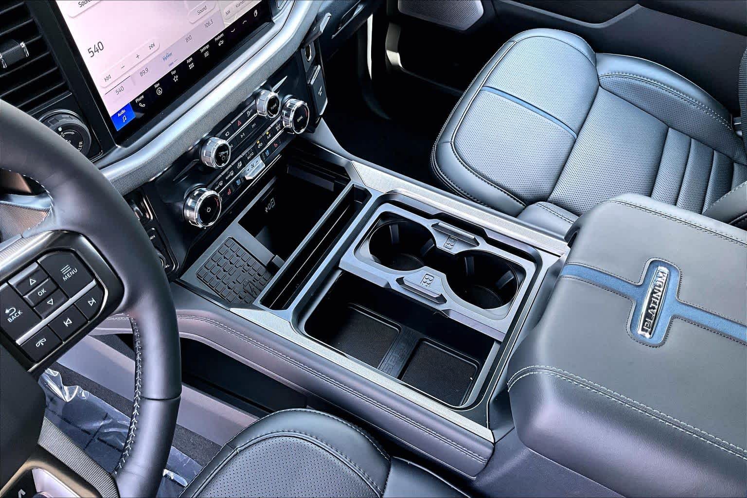 2026 Ford F-250 Super Duty Platinum - Photo 17