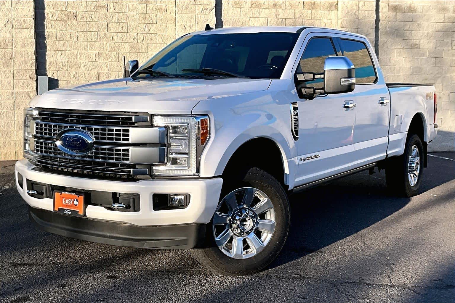2019 Ford F-350 Super Duty Platinum's photo