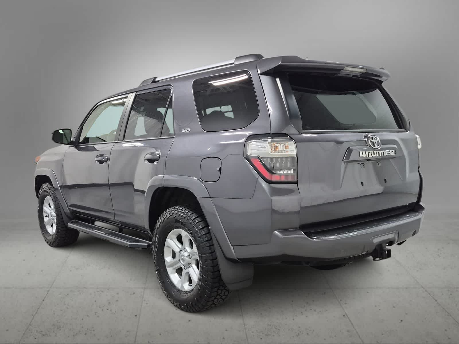 Thumbnail: 2022 Toyota 4Runner - 6