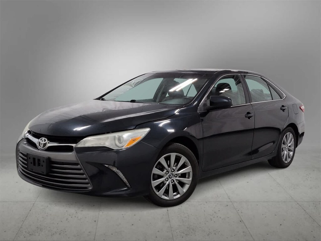 Used 2017 Toyota Camry XLE Sedan