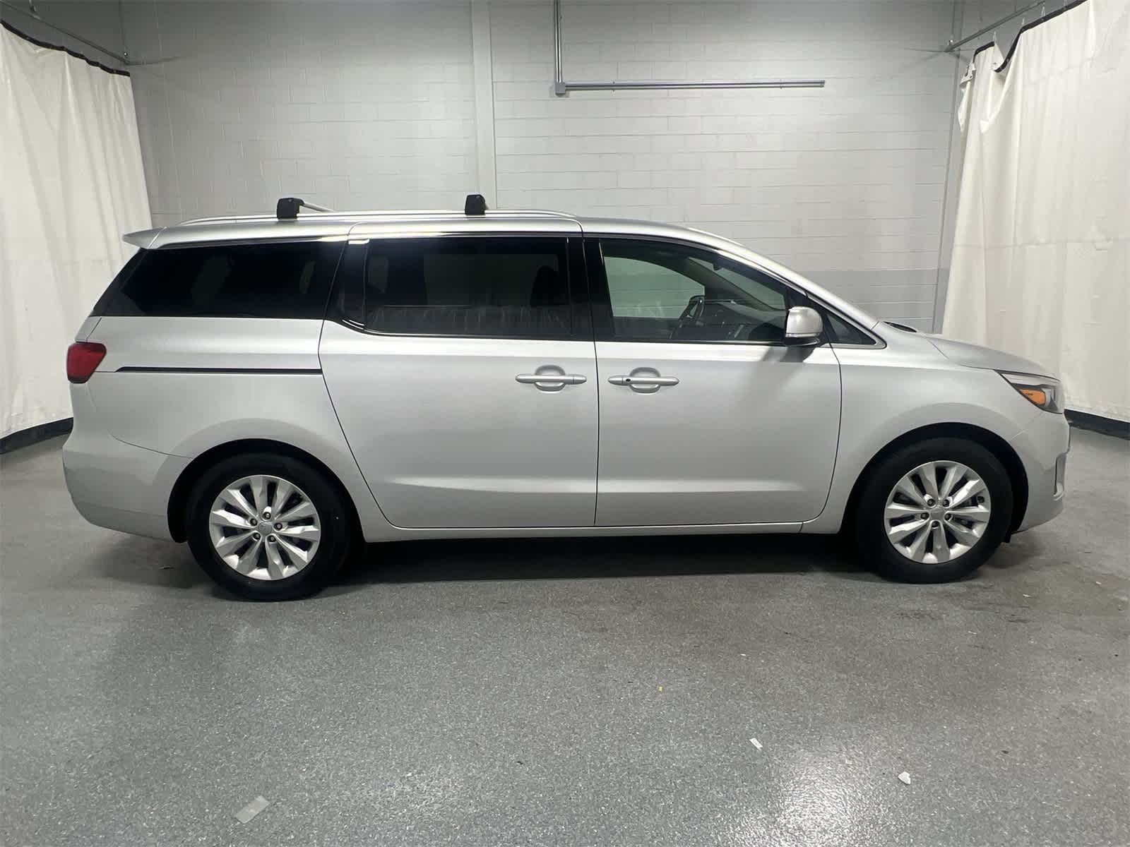 Thumbnail: 2017 Kia Sedona - 9