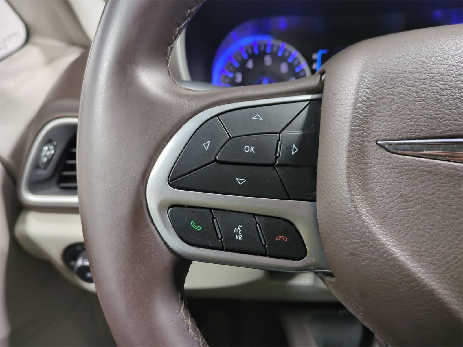 Thumbnail: 2018 Chrysler Pacifica - 27